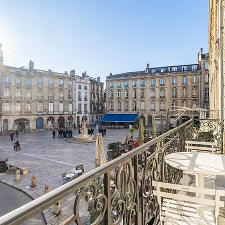 Elegant Place Du Parlement Pour 4 Personnes *