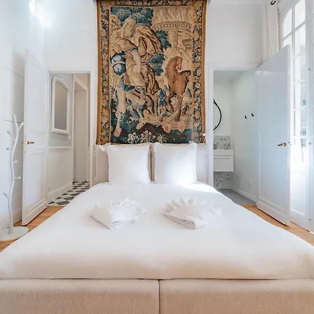 Apartment Elegant Place Du Parlement Pour 4 Personnes Bordeaux